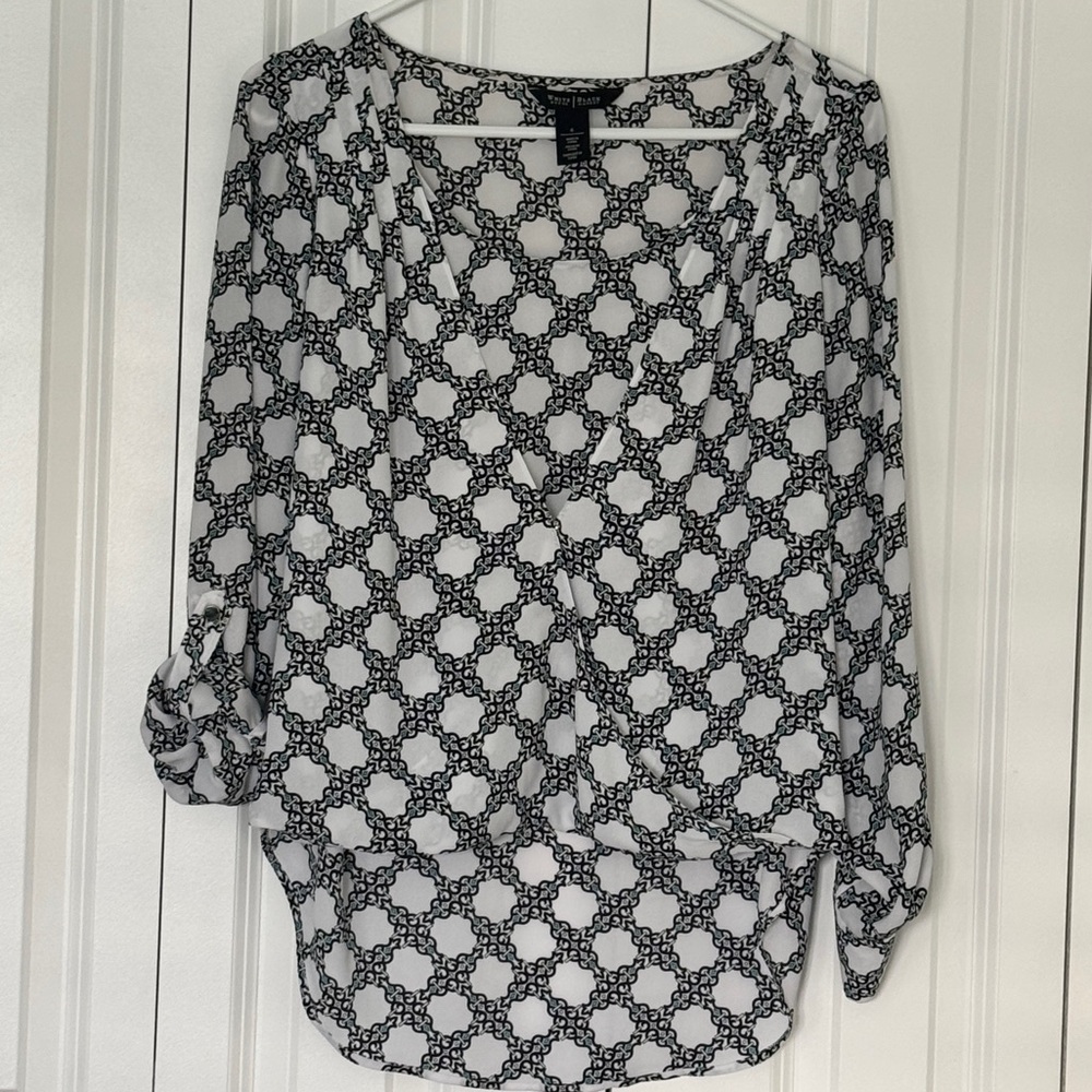 White House Black Market geometric black/white/turquoise blouse, size 6